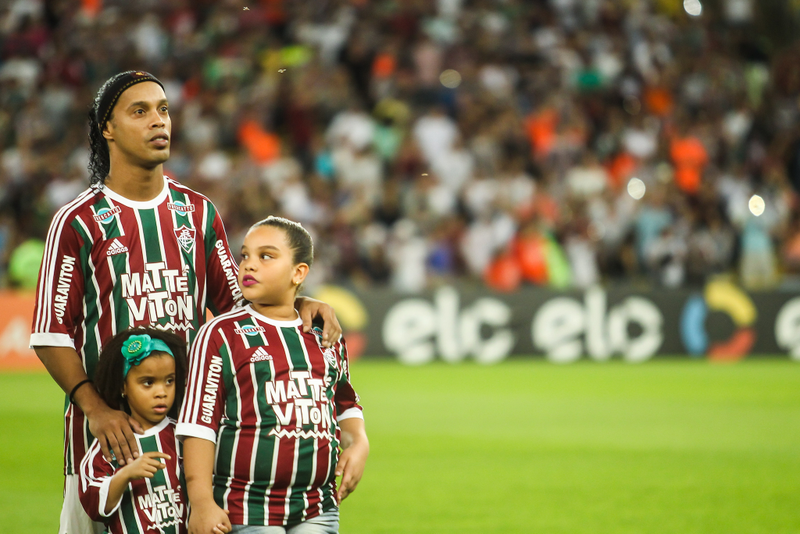 Illustration for article titled Ronaldinho Can't Play Soccer Anymore, But He Can't Stop